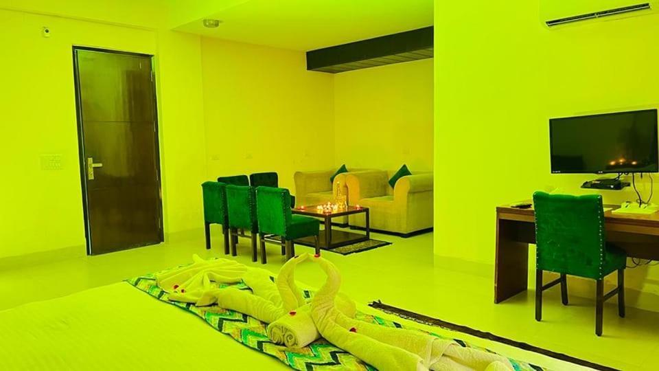 גורגאון Hotel The Am Bliss מראה חיצוני תמונה